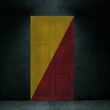 Żółte drzwi, czerwone drzwi. Horror.